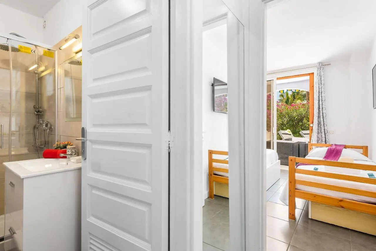 95 Great Location In Las Americas, Sea Front! أرونا 0*,  إسبانيا